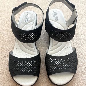 Woman’s Wedge Sandal